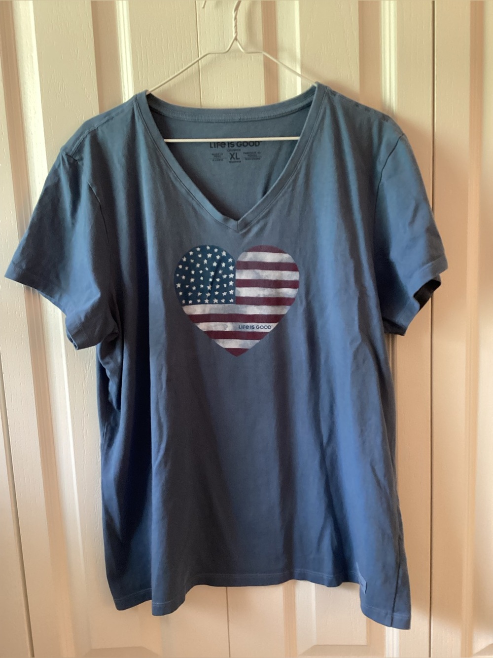Life is Good Women's Watercolor Flag Heart Crusher V-Neck Tee